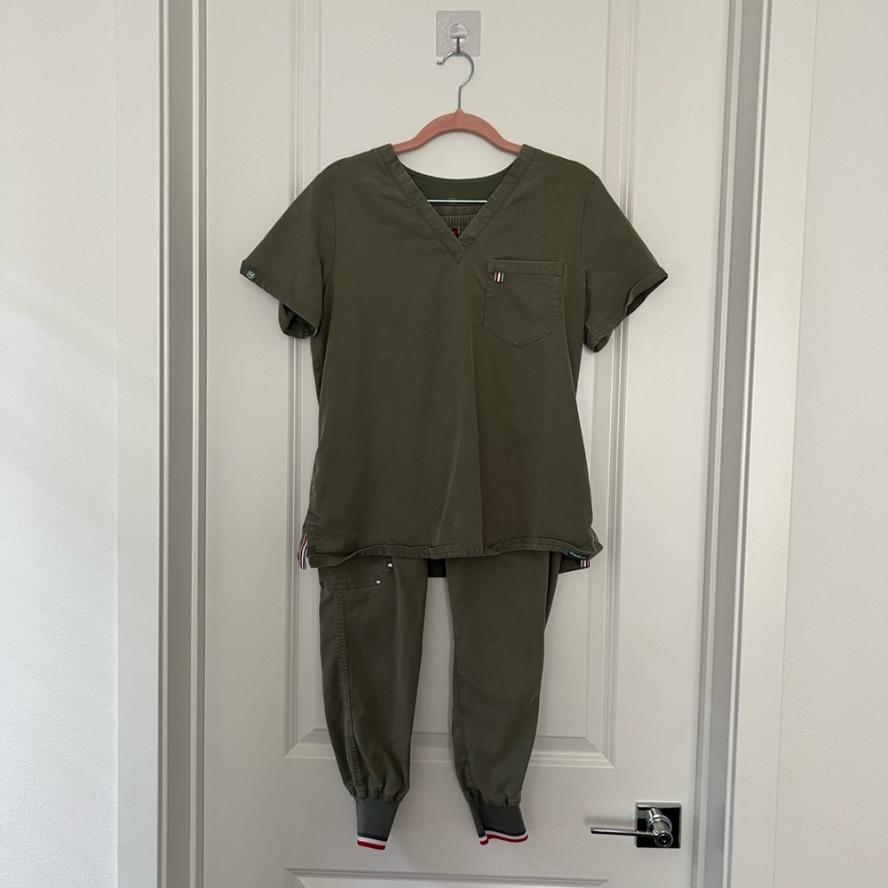 Forest Green Mediclo Scrubs Set